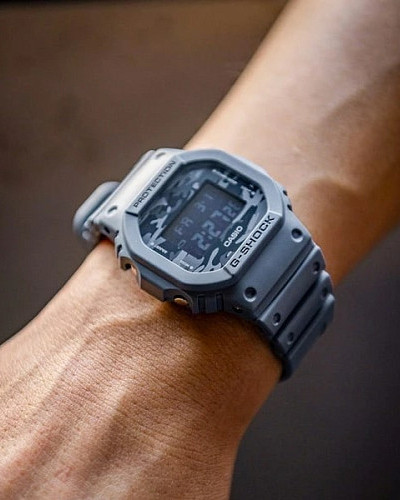 Casio G-Shock DW-5600CA-2